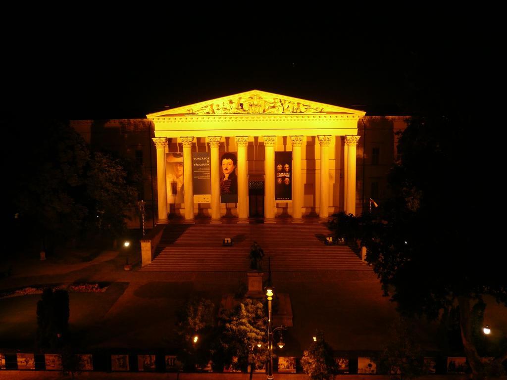 Museum View Apartment บูดาเปสต์ ภายนอก รูปภาพ